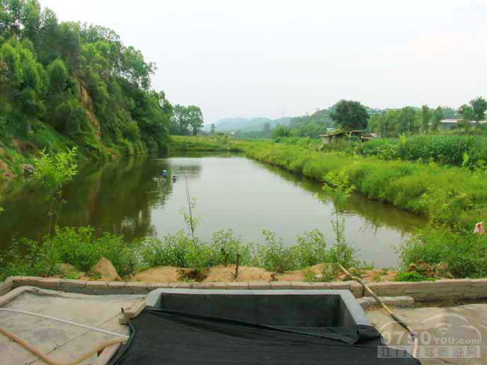 首页 > 农庄美食 > 沙氹谷农庄  农庄位于小山边,而且还有个大鱼塘.